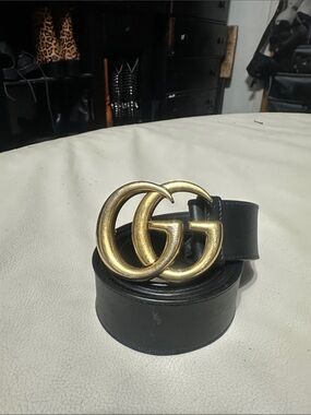 Gucci Black Leather Belt with Gold Double G Buckle 110-44